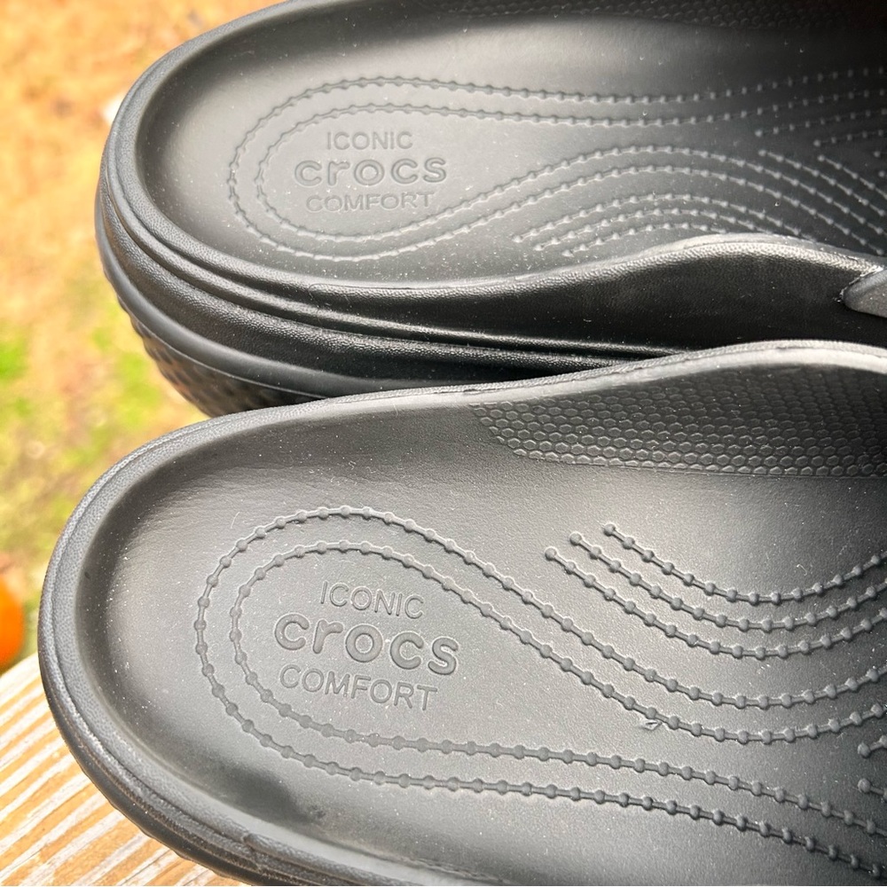 CROCS Women's Black and Leopard Platform Clogs - Picture 4 of 11